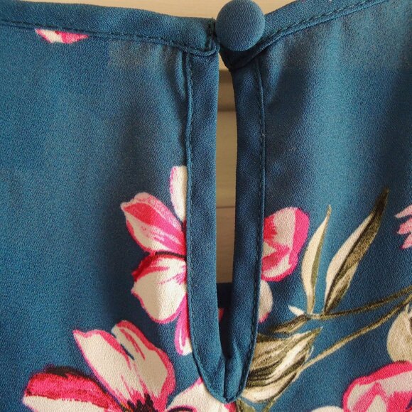 Torrid Flowy Blue Floral Top Layered Flutter Sleeve 1 - Picture 6 of 8